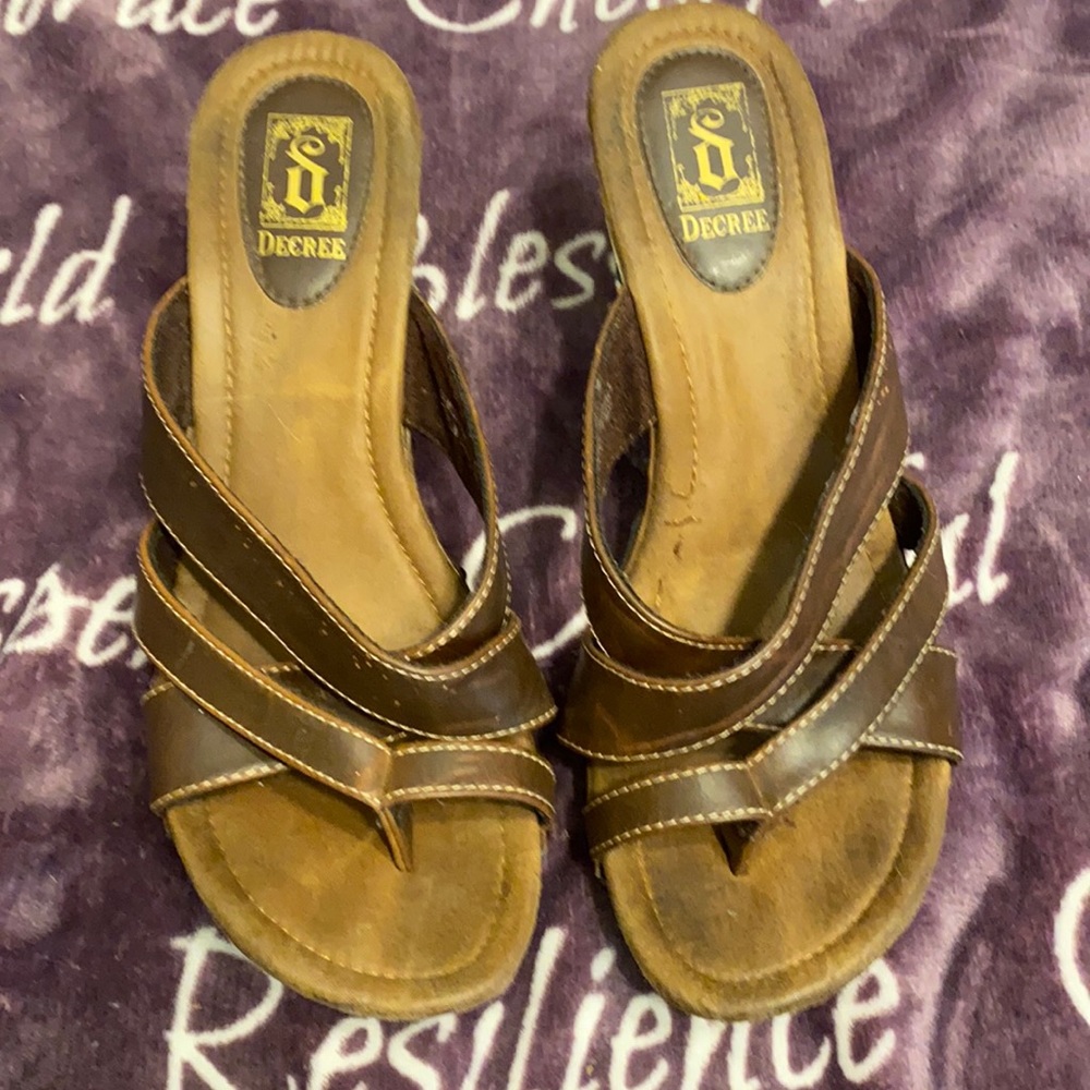 Brown Decree wedges